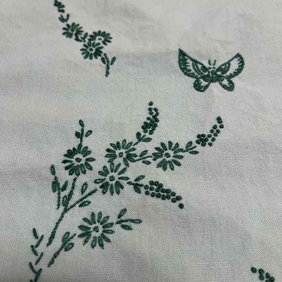 Vintage hand embroidered square tablecloth green - Picture 3 of 6